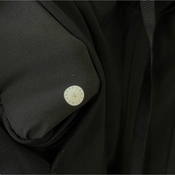 Lululemon On The Fly Pant 25" Size 4 Black - Picture 5 of 6